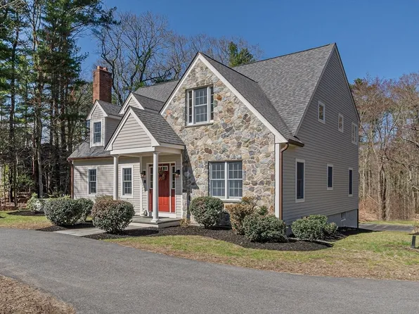 307 York St, Canton, MA 02021