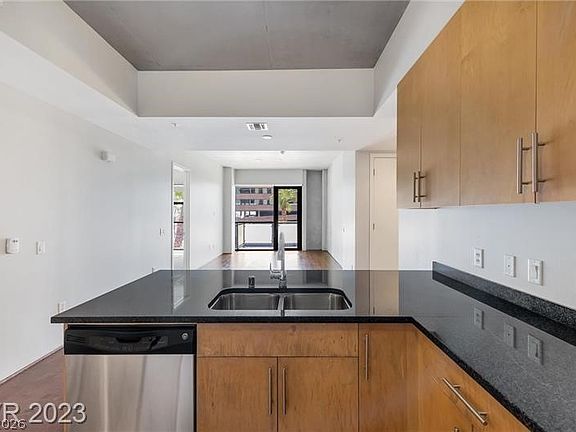 5th image of 353 Bonneville Ave Unit 375