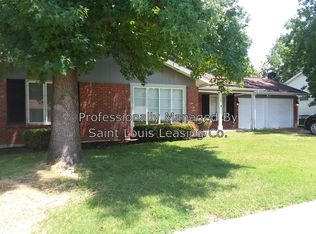 12608 Countrybrook Dr, Saint Louis, MO 63138