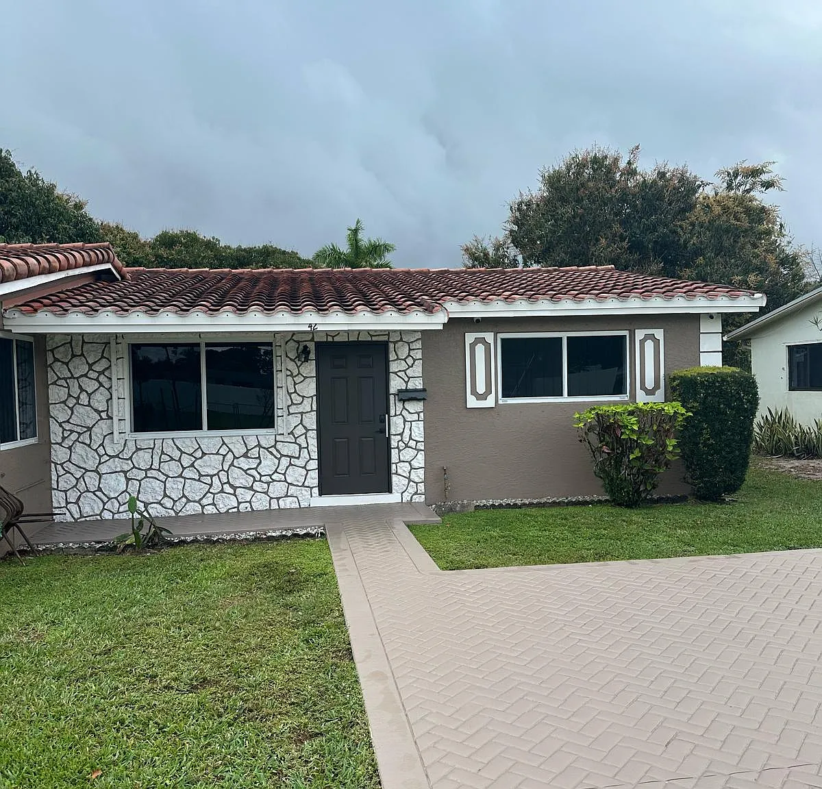 2 bed, 900 sqft, $2,300 — Photo 1