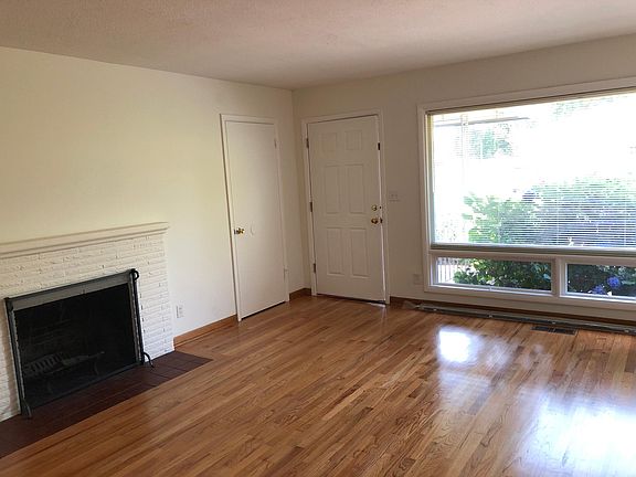 2nd image of 4886 SE Rockwood St