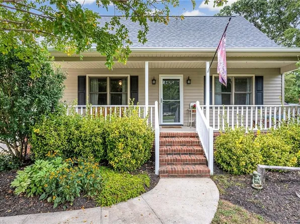 116 W Patterson Ave, Liberty, NC 27298