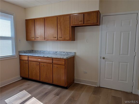 3rd image of 50 Flower St