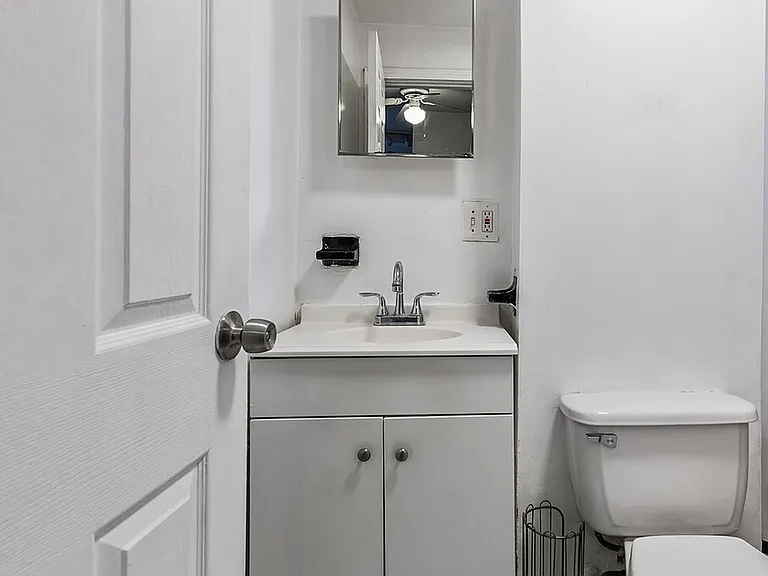 256 Hurley St #C — Photo 10