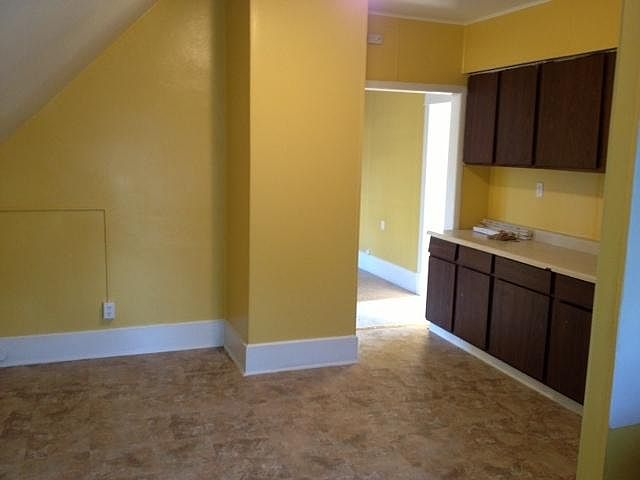 Kitchen, angle 2
