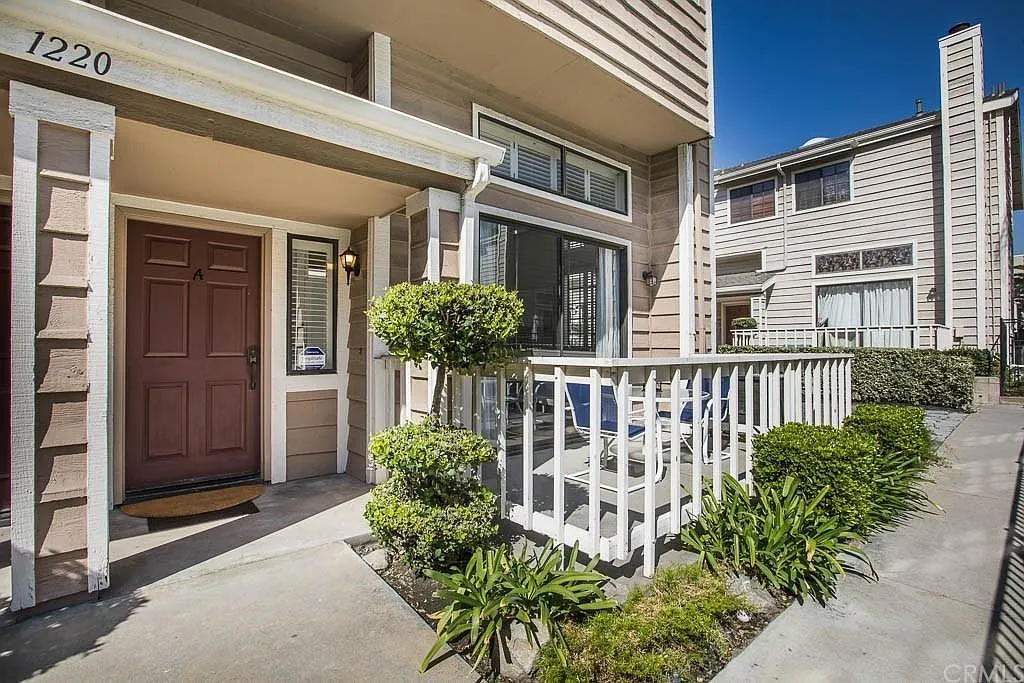 3 bed, 1469 sqft, $3,500 — Photo 1