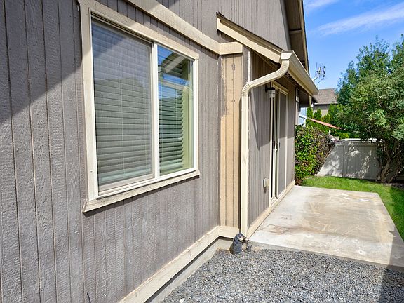 5th image of 639 SE Glencoe Pl
