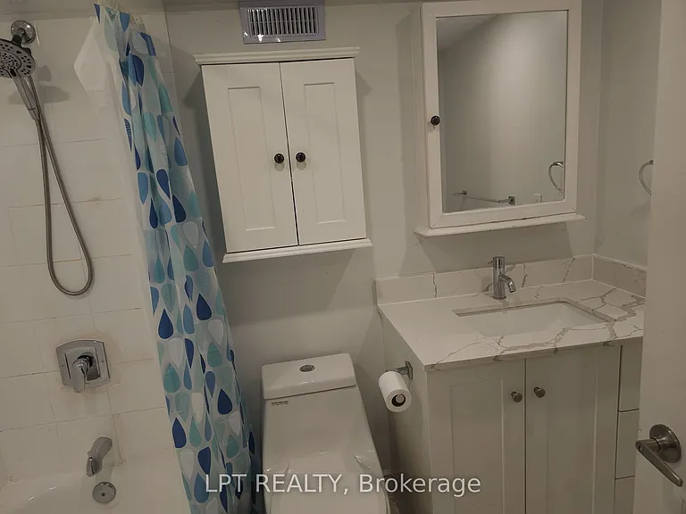 9 Michigan Ave #LEGAL BASEMENT APART — Photo 20