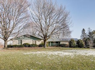 1826 Woodsfield Dr, Richfield, WI 53076