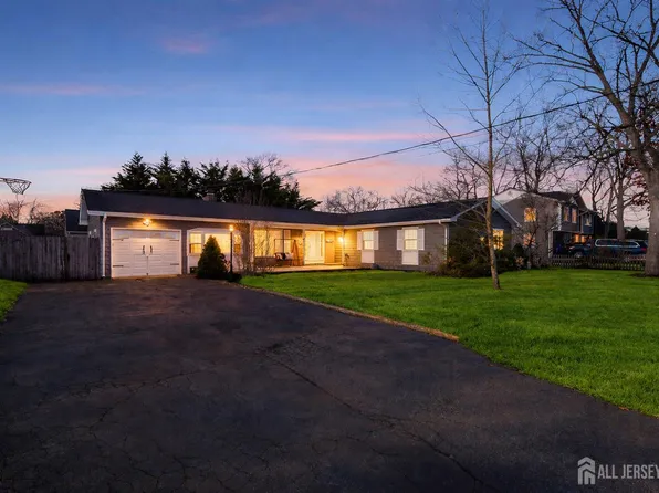 1150 Wake Forest Dr, Toms River, NJ 08753