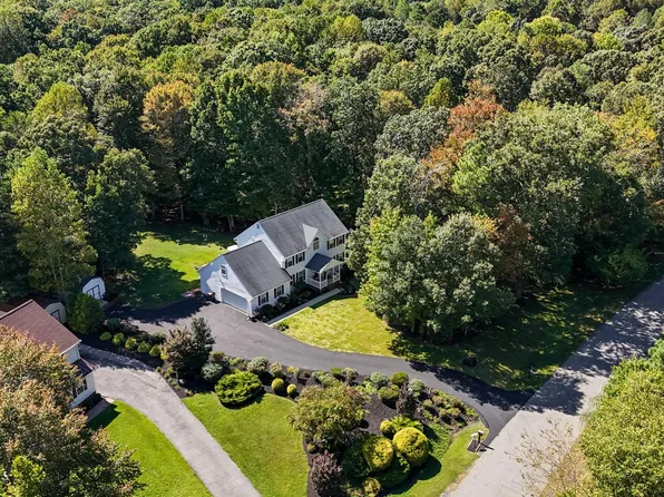 27983 Cathedral Dr, Mechanicsville, MD 20659