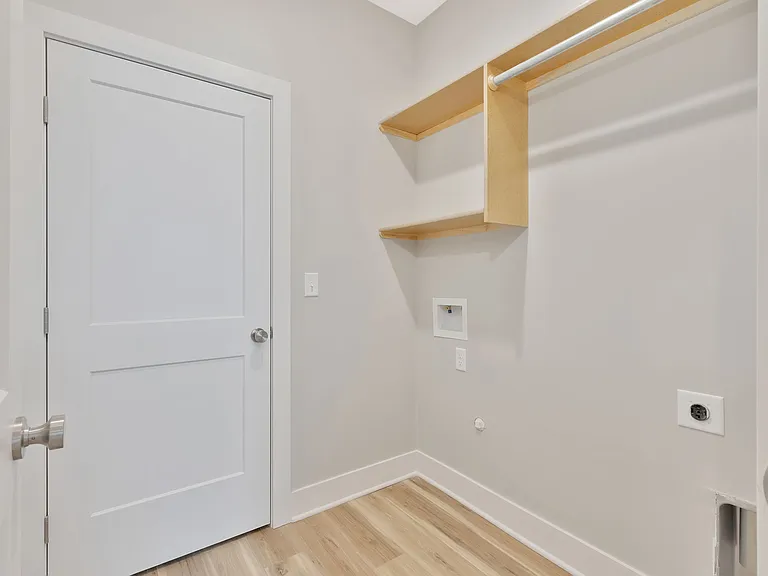 1102 SE 10th Ter — Photo 10