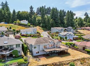 2805 Chambers Bay Dr, Steilacoom, WA 98388