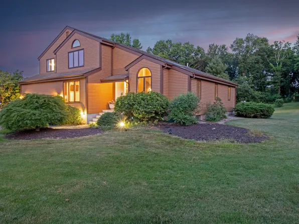 36 River Gate Lane, Berlin, CT 06023