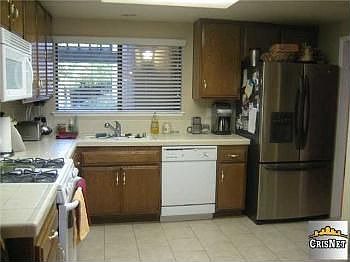4th image of 20601 Roscoe Blvd Unit E