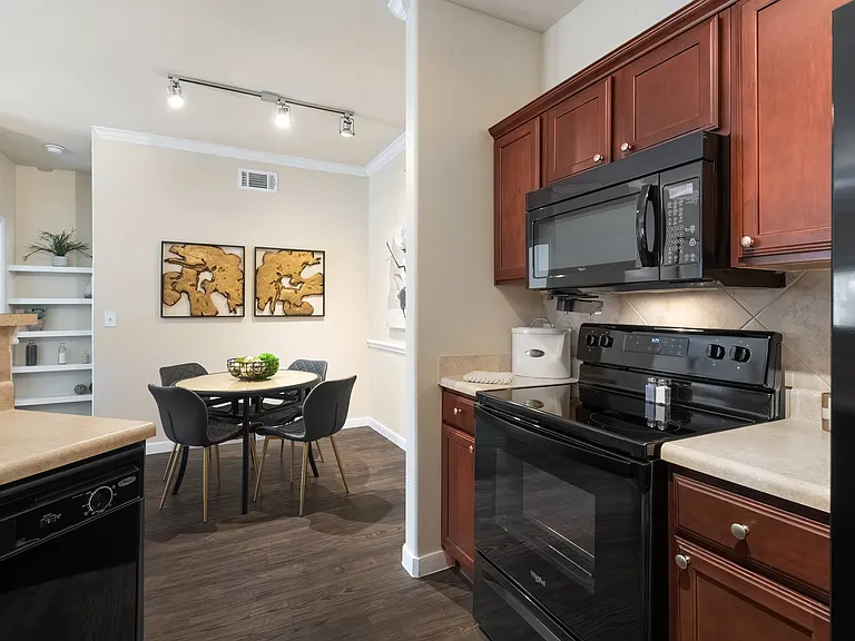Modern Kitchen & Dining Space