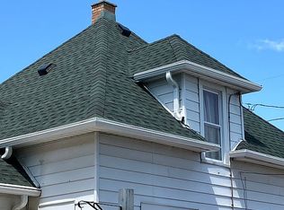 15 W Custer Ave, Oshkosh, WI 54901