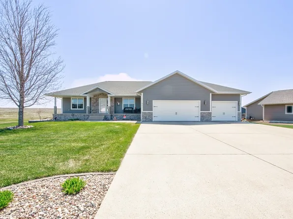 401 Beachcomber Dr, Lake Park, IA 51347