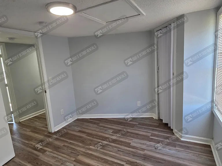 4188 Buckingham Ave — Photo 13
