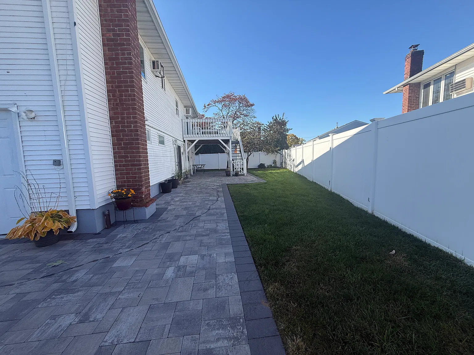 N Putnam Ave — Photo 2