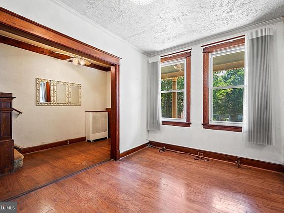 5th image of 1928 2nd St NW
