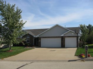 2190 Crown Point Rd, Dubuque, IA 52002