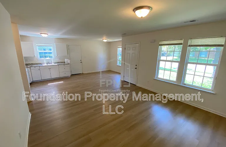 3966 Battlefield Dr — Photo 6