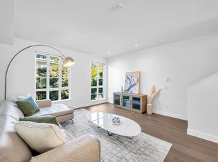 548 Foster Ave #102, Coquitlam, BC V3J 0E2