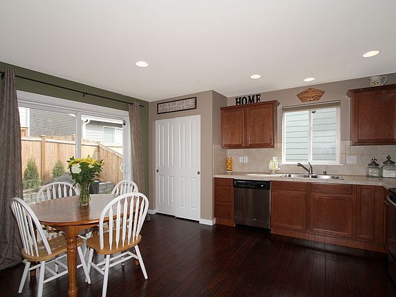 5th image of 8429 61st Pl NE
