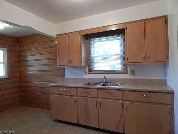 4th image of 283 E Park Blvd