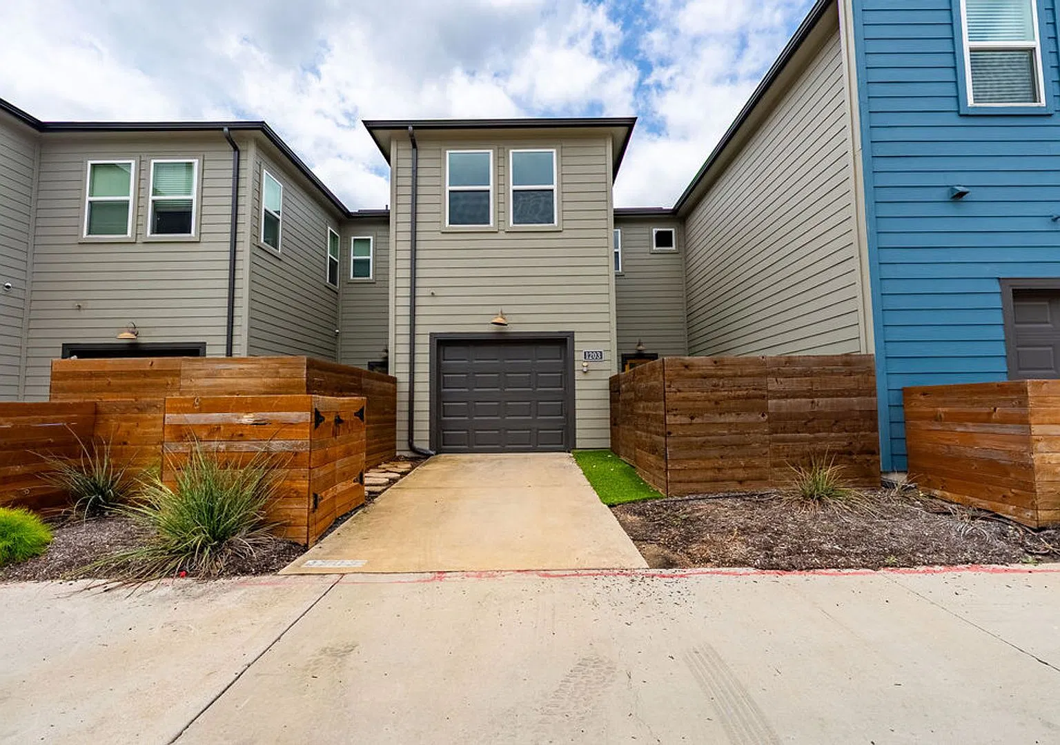 **Modern Comfort Meets Effortless Style in This Beautiful Southeast Austin Retreat** — Photo 2