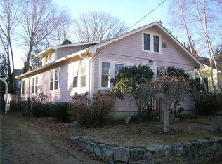 70 Chachapacasset Rd, Barrington, RI 02806
