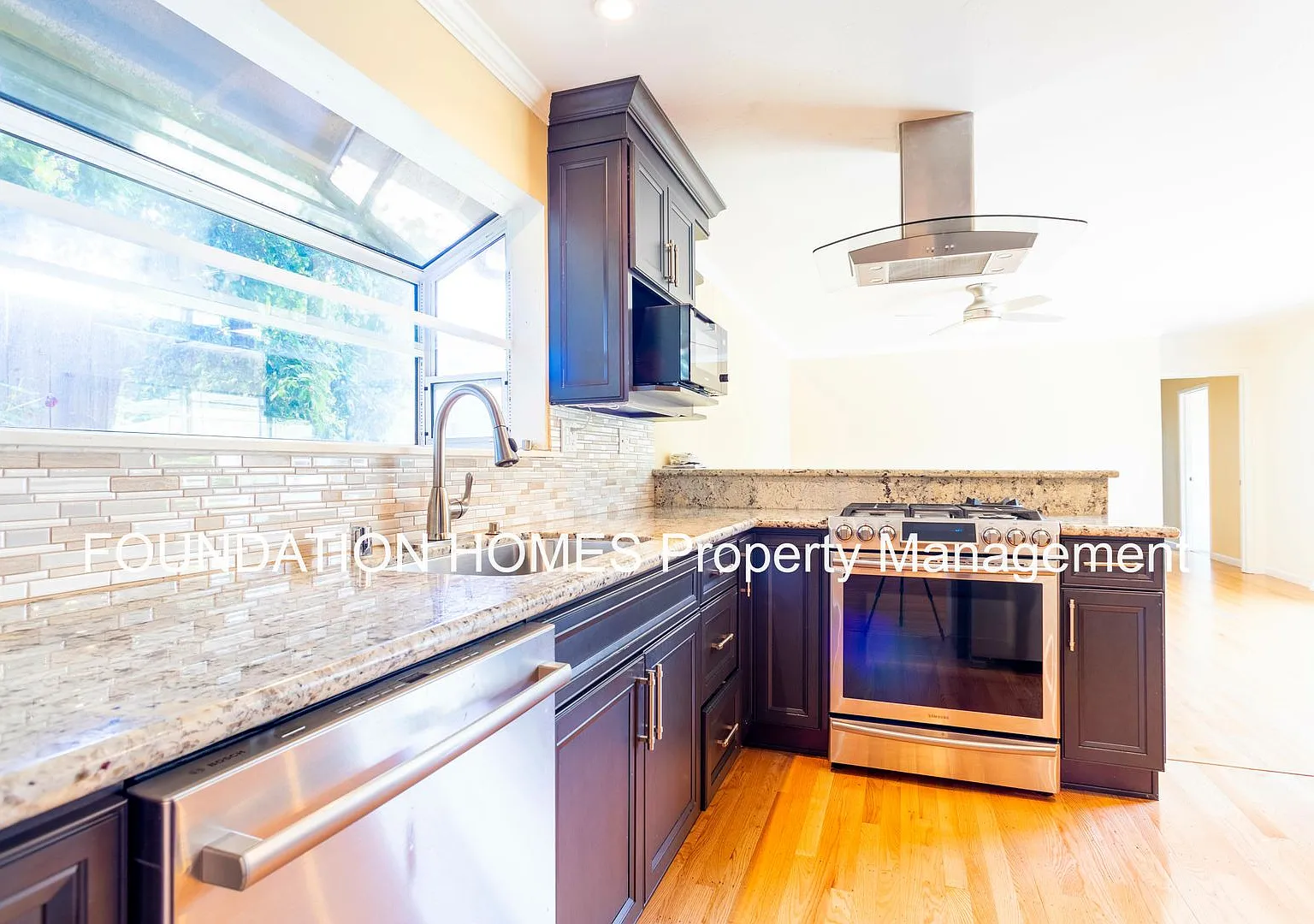 VIDEO! Available Now in Hillview - Updated 3bd w/Pool & Hot-tub — Photo 2