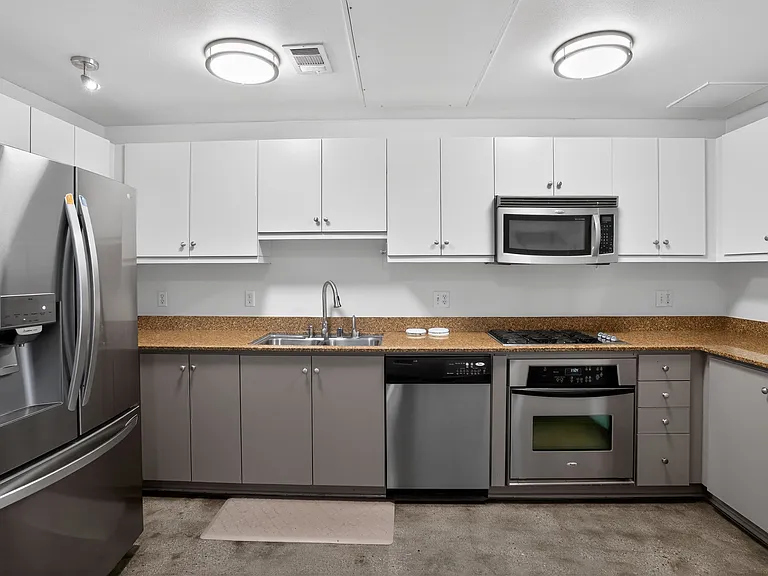 485 W Center Street Promenade — Photo 12