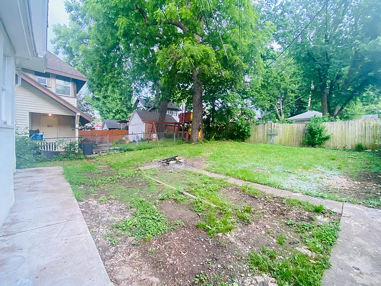 1511 Tauromee Ave — Photo 19