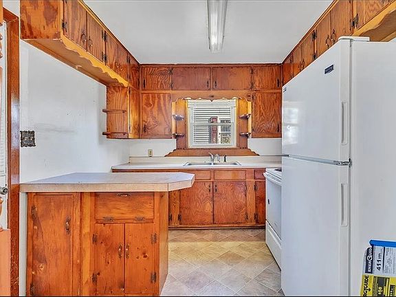 3rd image of 1517 5th St #A