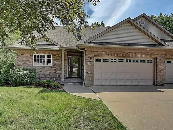 90 Arbor Hill Cir, Iowa City, IA 52245