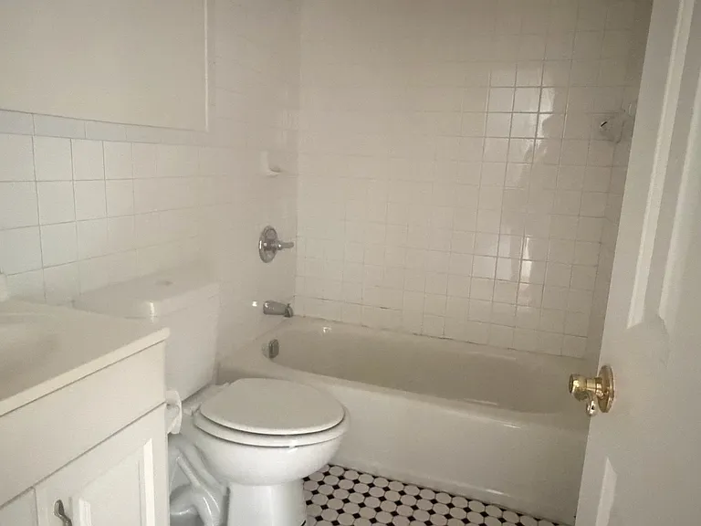 1614 Atlantic Ave #2 — Photo 4