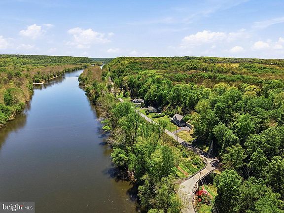 4th image of 759 River Rd