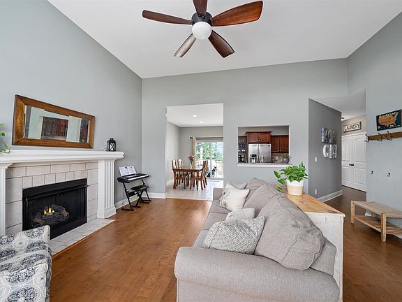 5th image of 2031 Bandera Dr