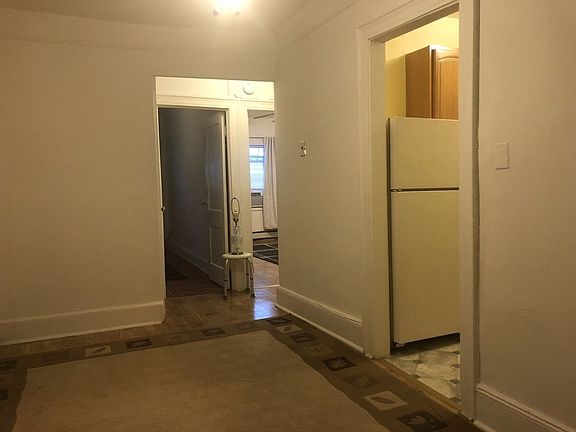 3rd image of 2243 35th St
