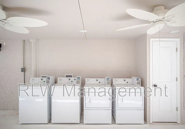216 E Alfred St #220 — Photo 6