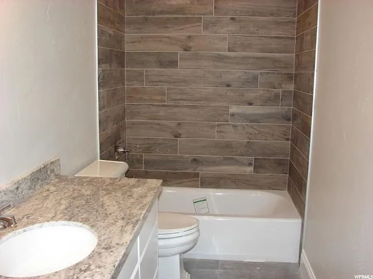 1992 E Hedgewood Ct — Photo 10
