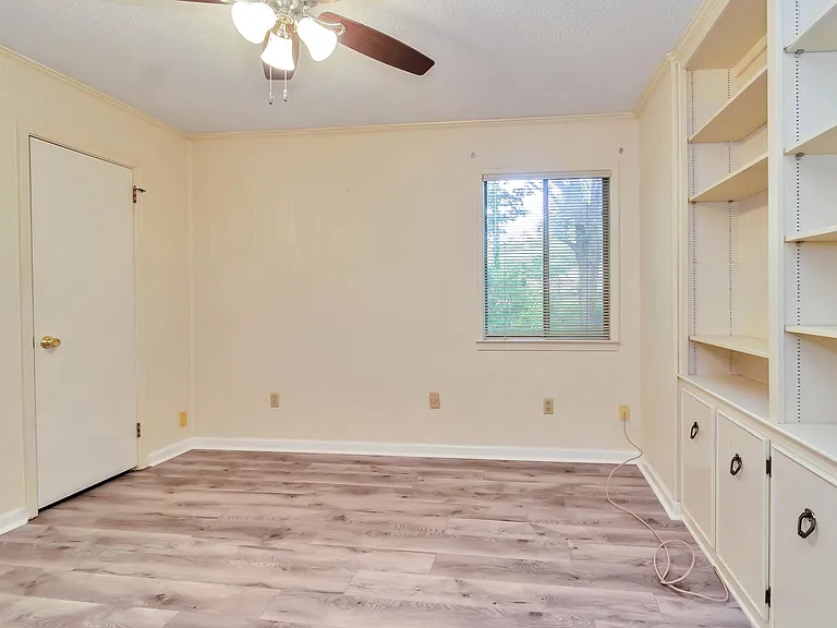 2420 Price St #B — Photo 8