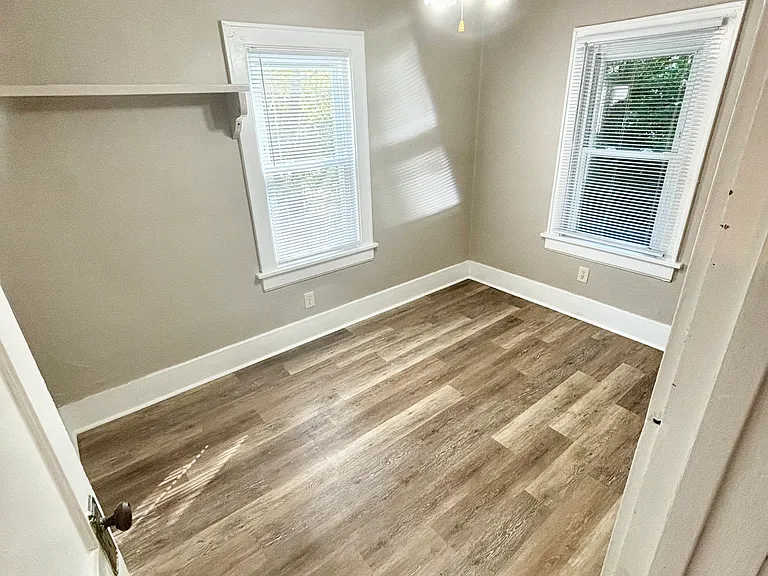 2576 Graham Rd — Photo 12