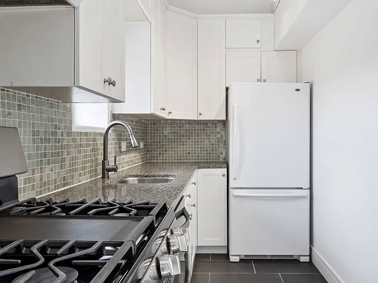207 Prospect Park SW #9B — Photo 5