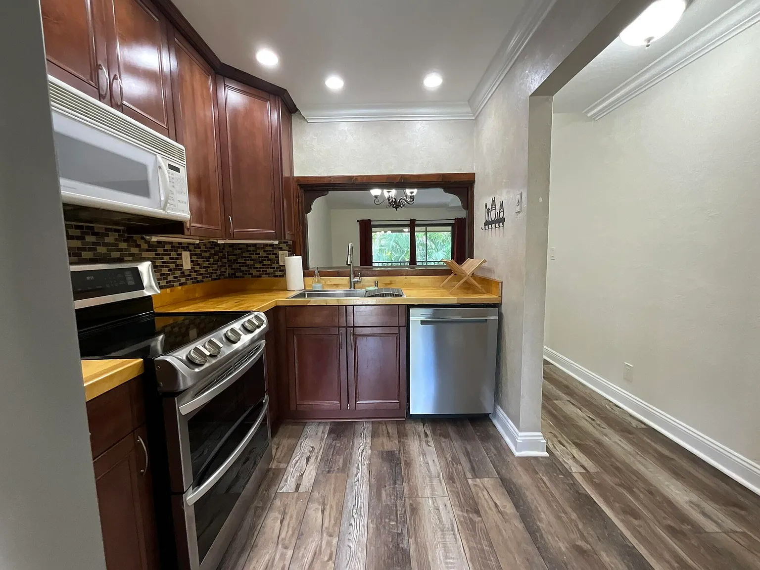2 bed, 2.0 bath, 978 sqft, $2,500 — Photo 4