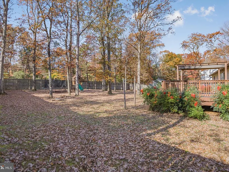 22397 Armstrong Dr — Photo 5