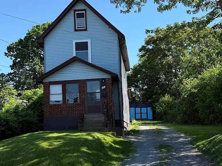 441 Knox St — Photo 1