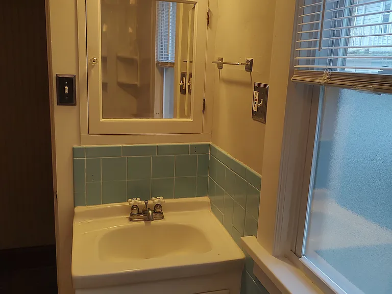 W57N512 Hilbert Ave — Photo 12
